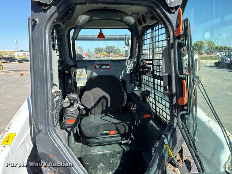 image for item MV9270 2022 Bobcat  S76 skid steer loader