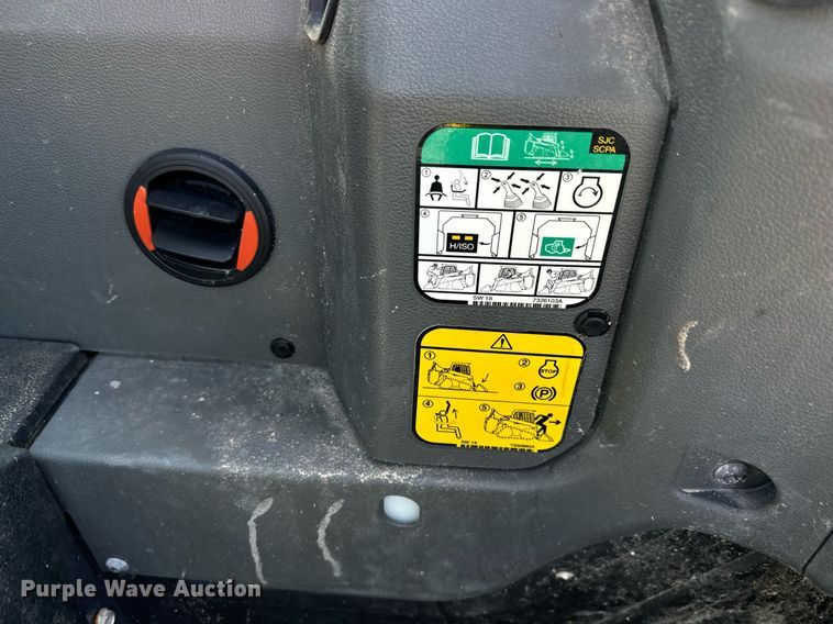 image for item MV9270 2022 Bobcat  S76 skid steer loader