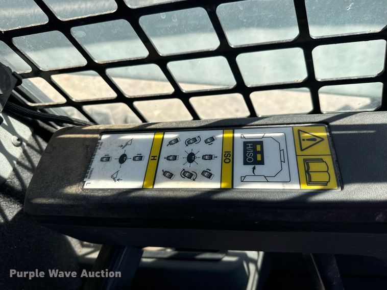 image for item MV9270 2022 Bobcat  S76 skid steer loader