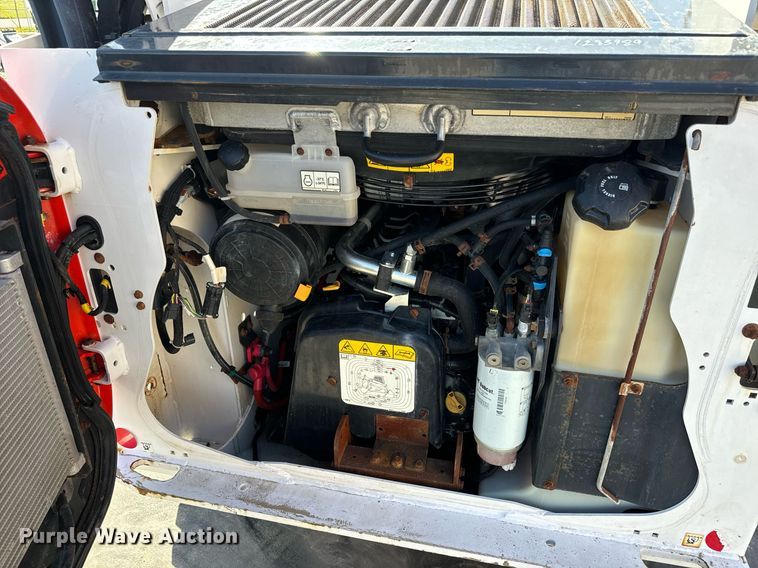 image for item MV9270 2022 Bobcat  S76 skid steer loader