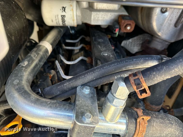 image for item MV9270 2022 Bobcat  S76 skid steer loader