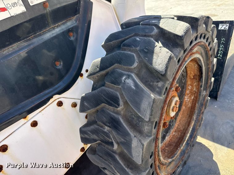 image for item MV9270 2022 Bobcat  S76 skid steer loader