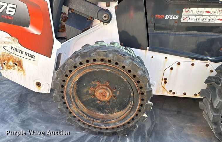 image for item MV9270 2022 Bobcat  S76 skid steer loader