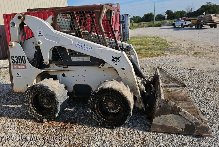 image for item NX9127 2009 Bobcat  S300 skid steer loader