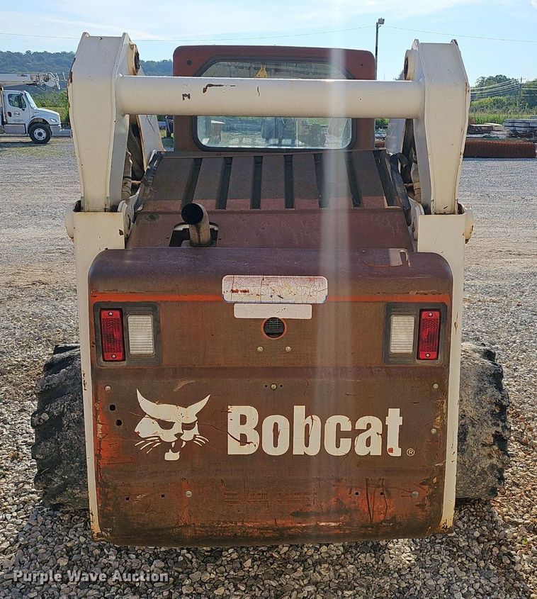 image for item NX9127 2009 Bobcat  S300 skid steer loader
