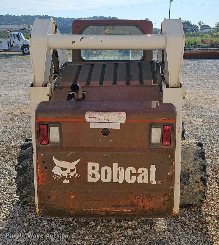 image for item NX9127 2009 Bobcat  S300 skid steer loader