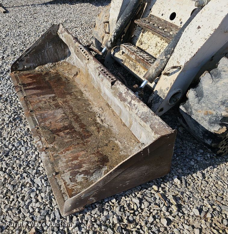 image for item NX9127 2009 Bobcat  S300 skid steer loader