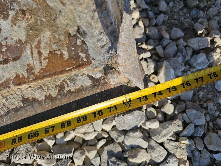 image for item NX9127 2009 Bobcat  S300 skid steer loader