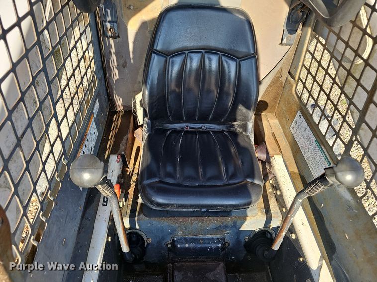 image for item NX9127 2009 Bobcat  S300 skid steer loader