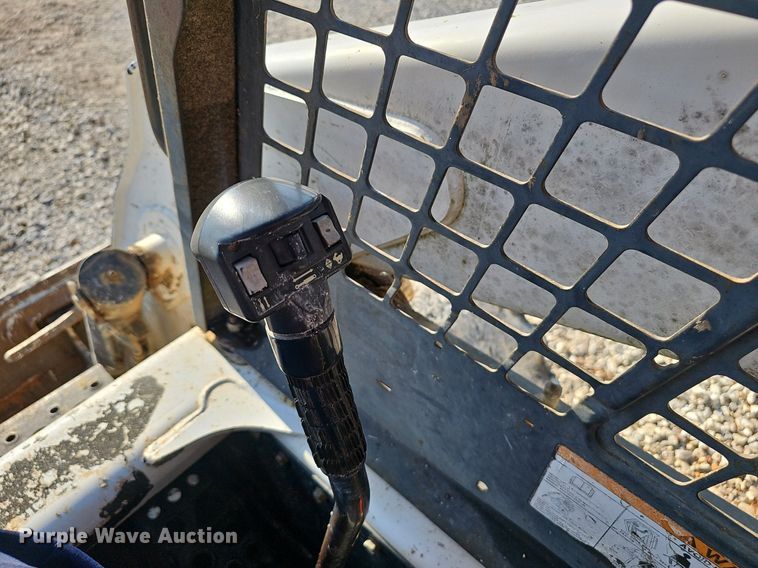 image for item NX9127 2009 Bobcat  S300 skid steer loader