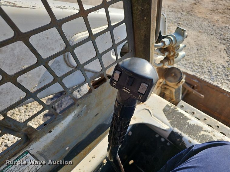 image for item NX9127 2009 Bobcat  S300 skid steer loader