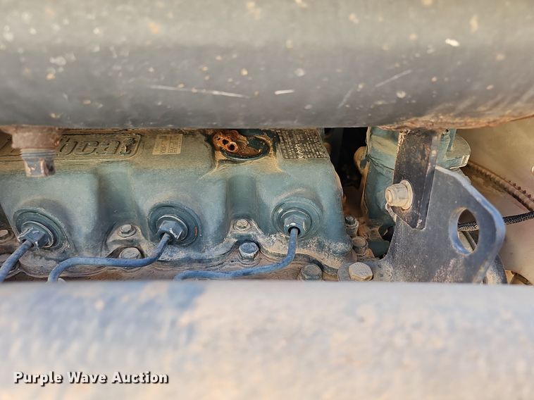 image for item NX9127 2009 Bobcat  S300 skid steer loader