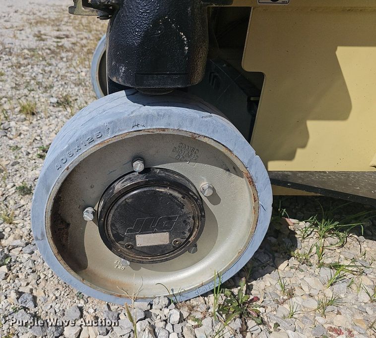 image for item NX9211 2020 JLG 3246ES scissor lift