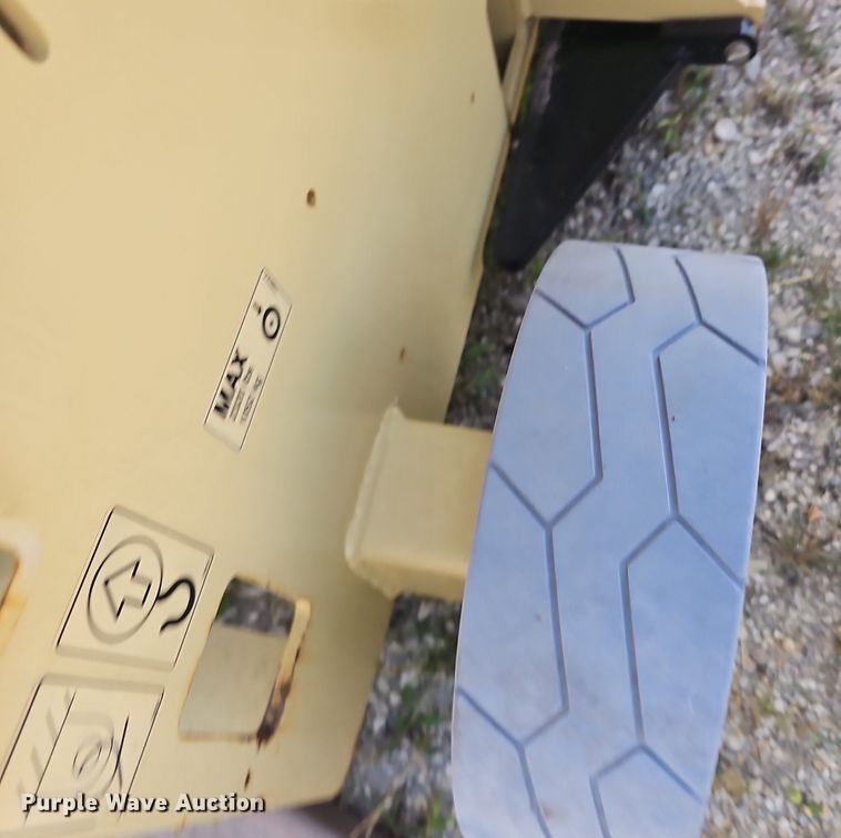 image for item NX9211 2020 JLG 3246ES scissor lift