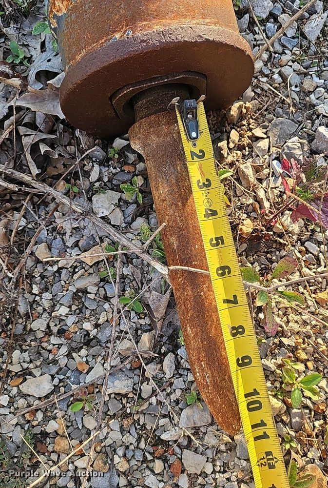 image for item NX9217 2019 Bobcat HB680 skid steer breaker