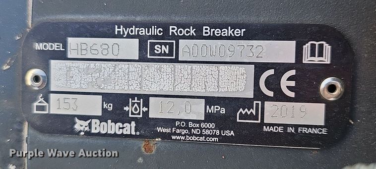 image for item NX9217 2019 Bobcat HB680 skid steer breaker