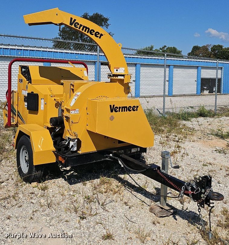 image for item NX9228 2019 Vermeer BC900XL wood chipper
