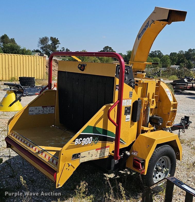 image for item NX9228 2019 Vermeer BC900XL wood chipper