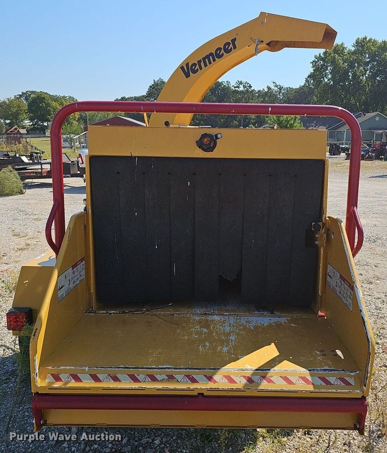 image for item NX9228 2019 Vermeer BC900XL wood chipper