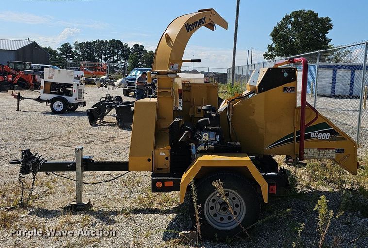 image for item NX9228 2019 Vermeer BC900XL wood chipper