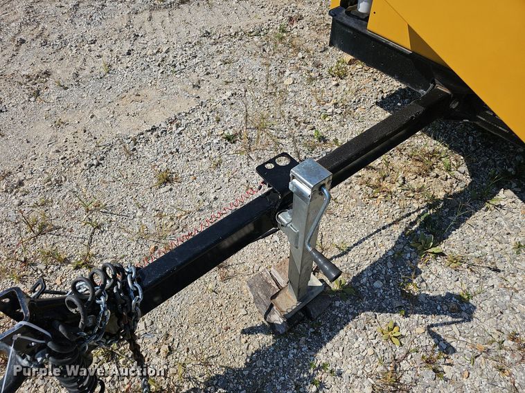 image for item NX9228 2019 Vermeer BC900XL wood chipper