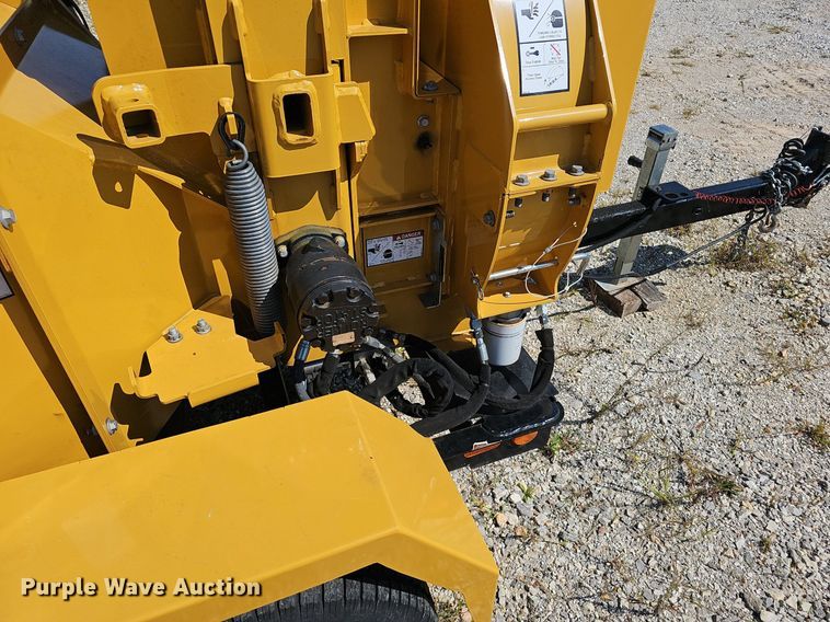 image for item NX9228 2019 Vermeer BC900XL wood chipper