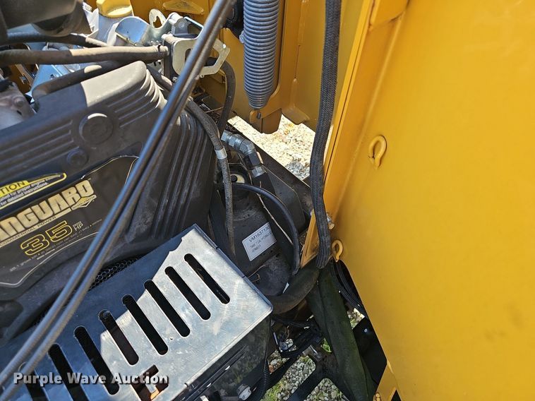 image for item NX9228 2019 Vermeer BC900XL wood chipper