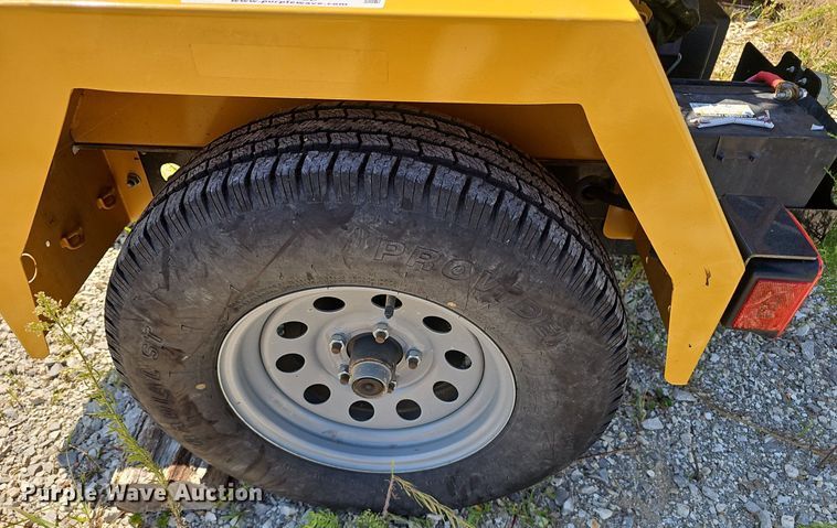 image for item NX9228 2019 Vermeer BC900XL wood chipper