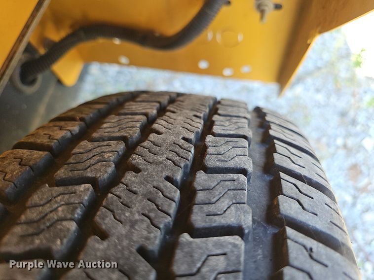 image for item NX9228 2019 Vermeer BC900XL wood chipper