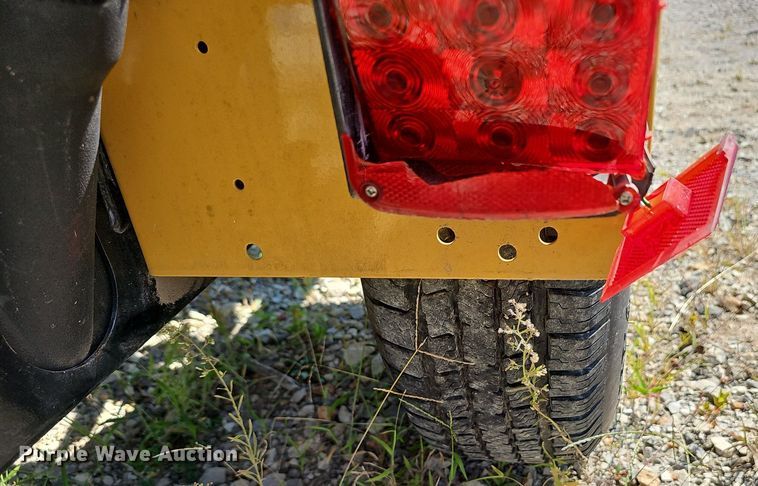 image for item NX9228 2019 Vermeer BC900XL wood chipper