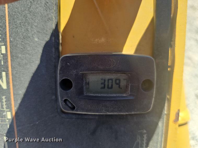 image for item NX9239 2017 Vermeer  RTX130 trencher