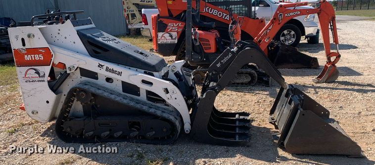 image for item NX9241 2020 Bobcat MT85 compact utility loader