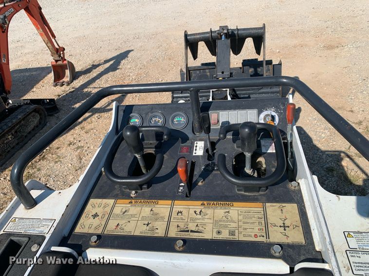 image for item NX9241 2020 Bobcat MT85 compact utility loader