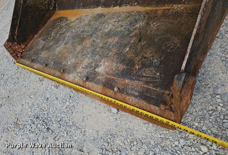 image for item NX9242 2021 Kubota  SVL 75-2 tracked skid steer loader