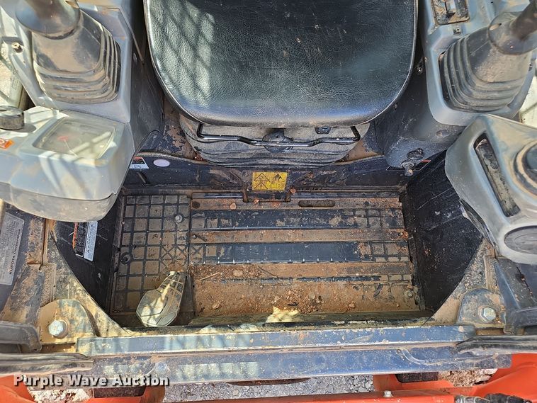 image for item NX9242 2021 Kubota  SVL 75-2 tracked skid steer loader