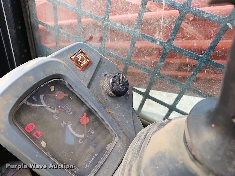 image for item NX9242 2021 Kubota  SVL 75-2 tracked skid steer loader