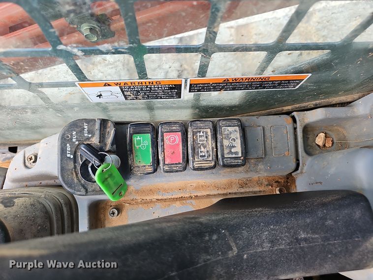 image for item NX9242 2021 Kubota  SVL 75-2 tracked skid steer loader