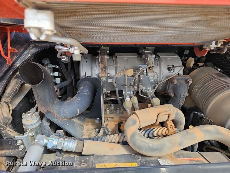 image for item NX9242 2021 Kubota  SVL 75-2 tracked skid steer loader