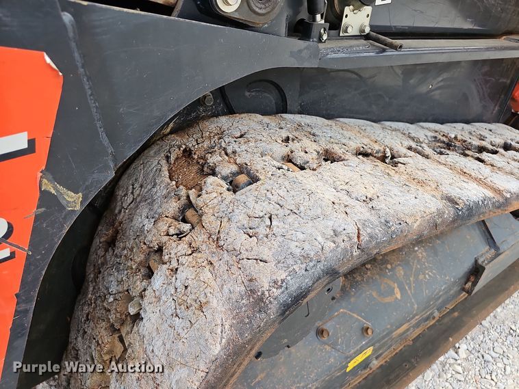 image for item NX9242 2021 Kubota  SVL 75-2 tracked skid steer loader