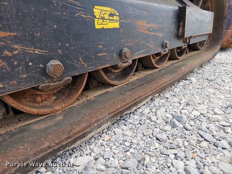 image for item NX9242 2021 Kubota  SVL 75-2 tracked skid steer loader