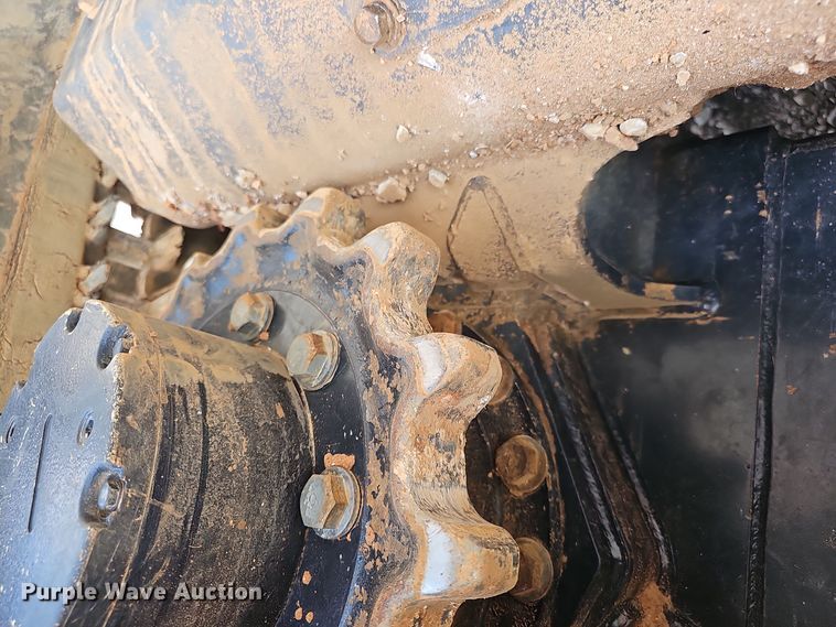 image for item NX9242 2021 Kubota  SVL 75-2 tracked skid steer loader