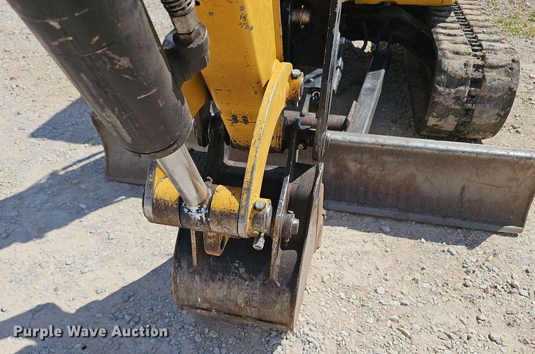 image for item NX9243 2016 Caterpillar  305E2 mini excavator