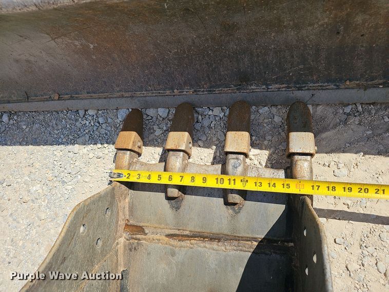 image for item NX9243 2016 Caterpillar  305E2 mini excavator