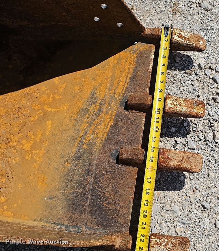 image for item NX9243 2016 Caterpillar  305E2 mini excavator