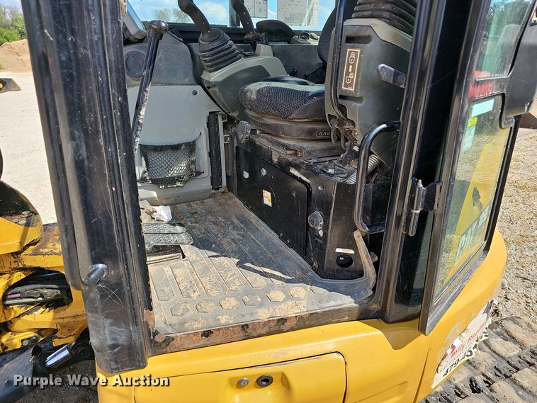 image for item NX9243 2016 Caterpillar  305E2 mini excavator