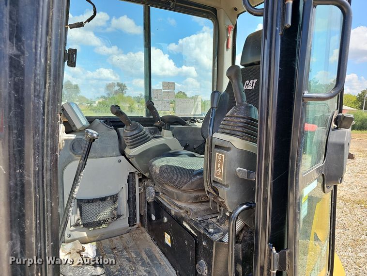 image for item NX9243 2016 Caterpillar  305E2 mini excavator