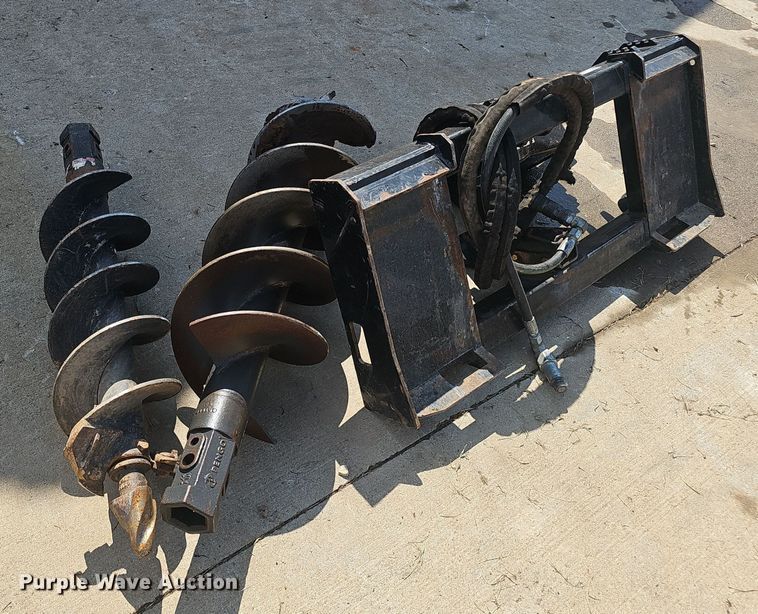 image for item NX9293 Kubota  SA20 skid steer auger