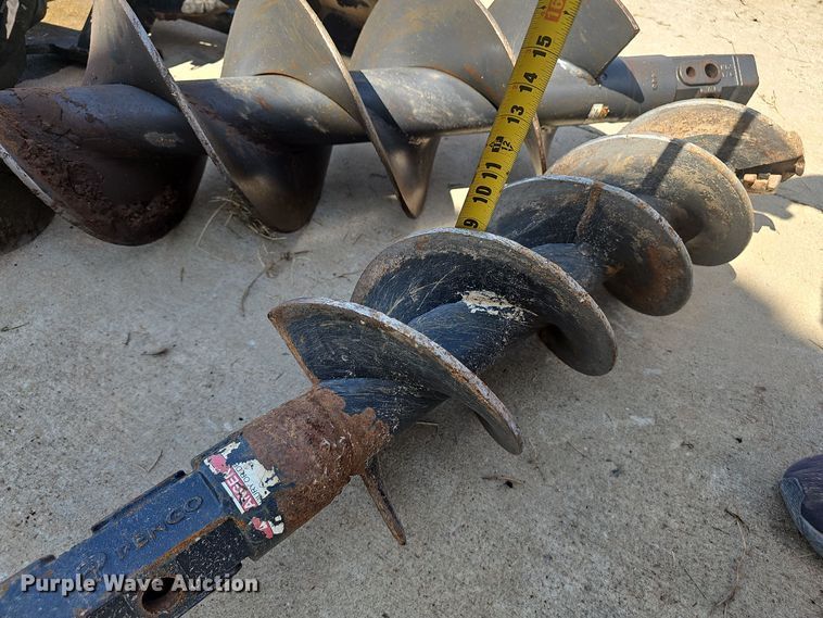 image for item NX9293 Kubota  SA20 skid steer auger