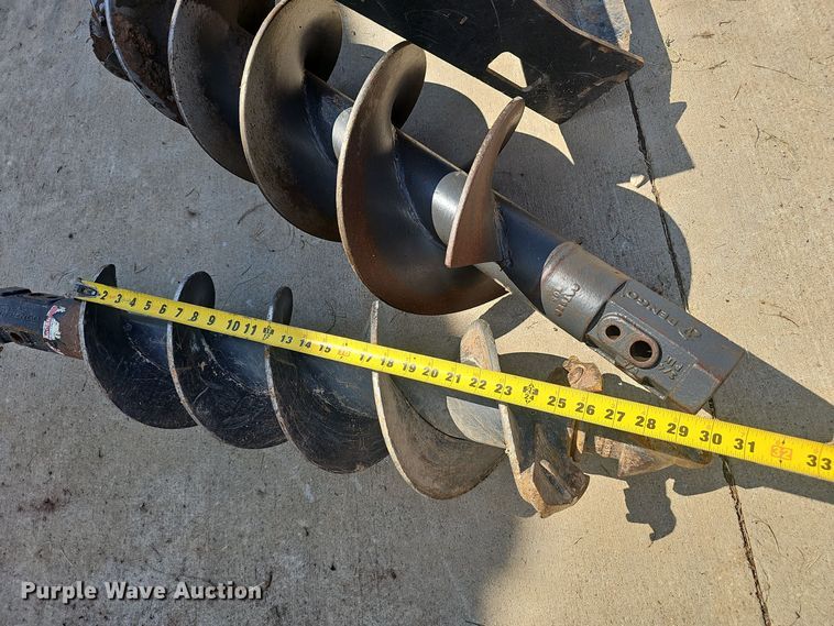 image for item NX9293 Kubota  SA20 skid steer auger