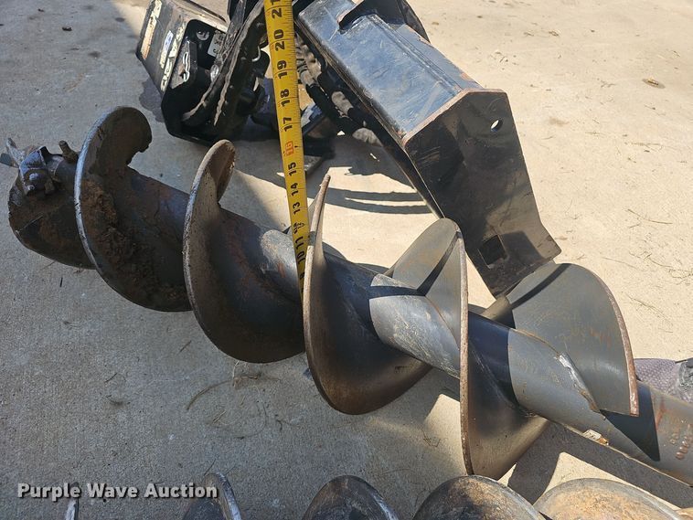 image for item NX9293 Kubota  SA20 skid steer auger